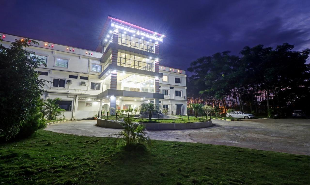 Grand Jp Inn Near 2 Km From Gundlupet Bus Stand מראה חיצוני תמונה