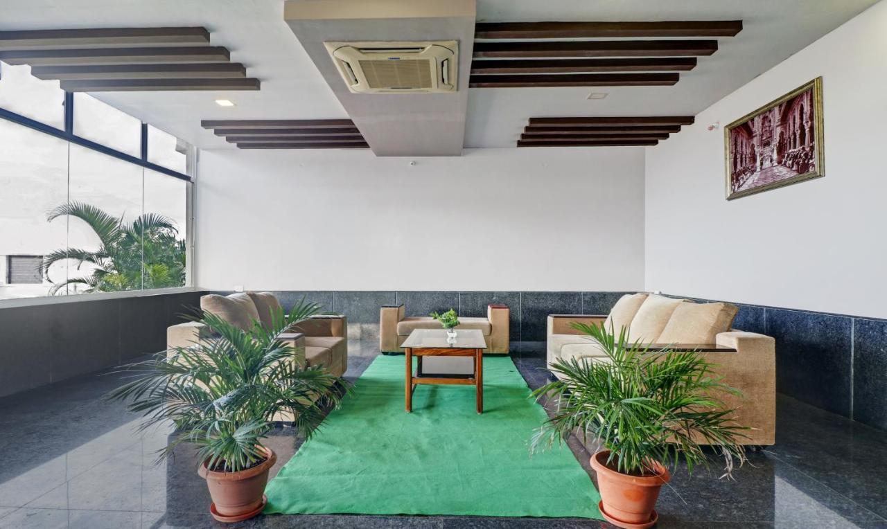 Grand Jp Inn Near 2 Km From Gundlupet Bus Stand מראה חיצוני תמונה