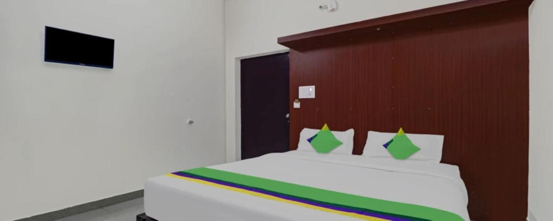 Grand Jp Inn Near 2 Km From Gundlupet Bus Stand מראה חיצוני תמונה